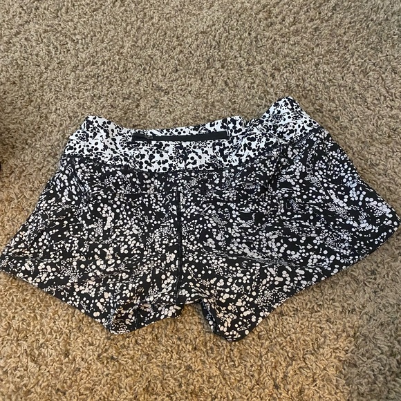 Lululemon speed up shorts - Picture 2 of 2